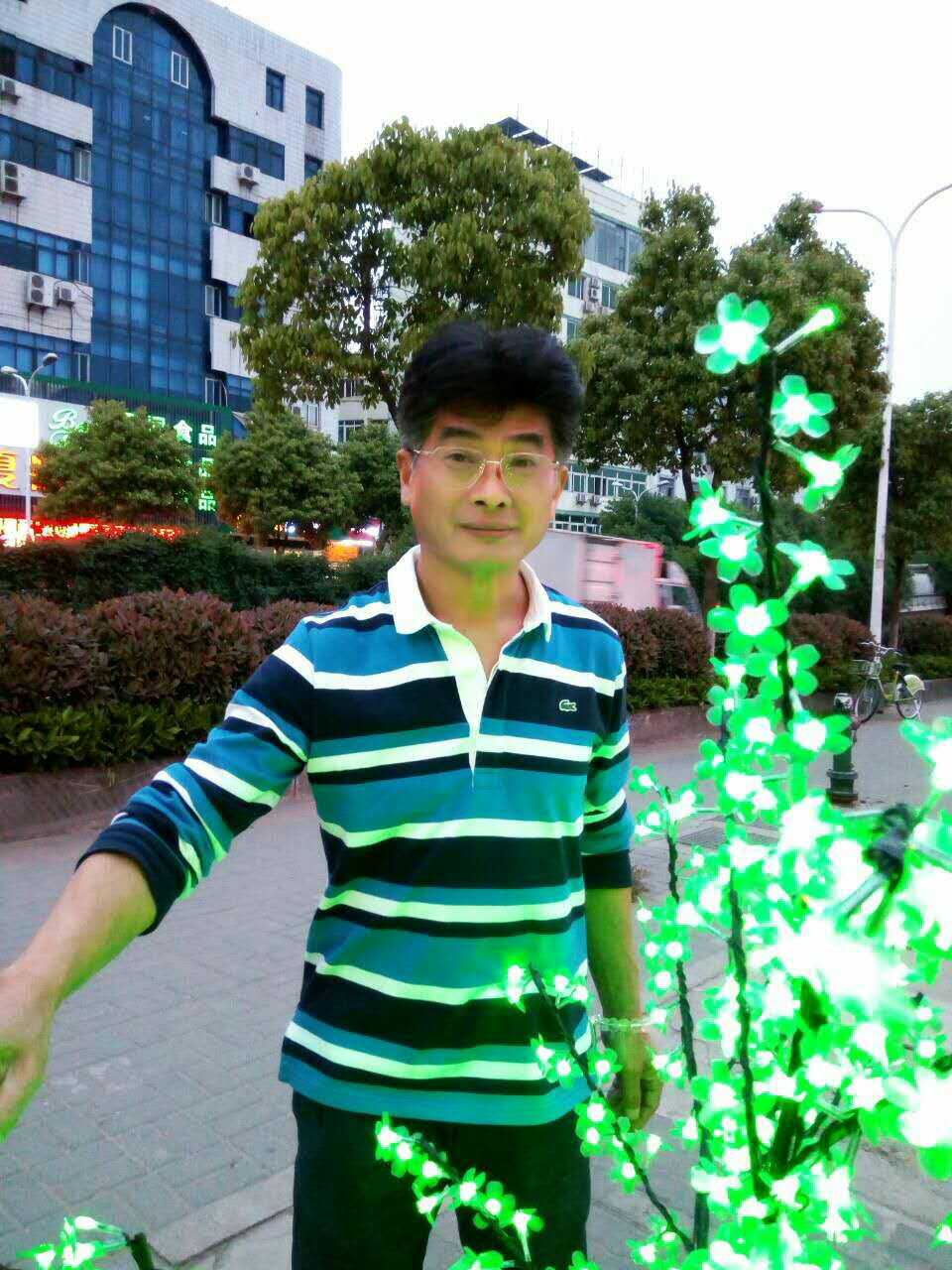 曾荣_名人百科网
